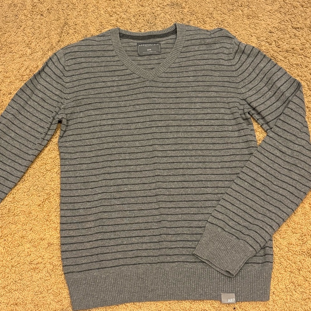 💛 3 for $20 Vintage Aeropostale Men’s medium lightweight v-neck sweater